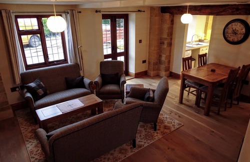 Brympton House | Lovely 3 Bedroom Barn conversion - Village Centre