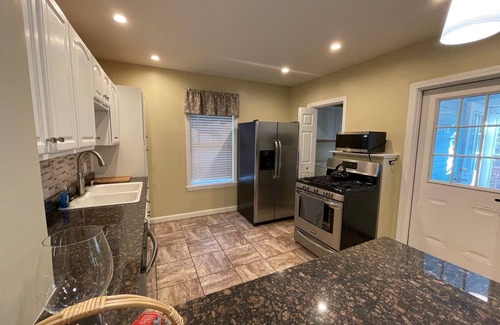 Barre House | Lovely 3-bedroom City Escape