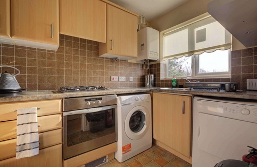 Peterborough House | Lovely 3 Bedroom Home with Garden in Peterborough