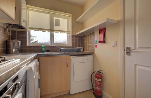 Peterborough House | Lovely 3 Bedroom Home with Garden in Peterborough