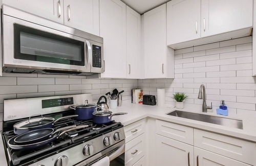 Kempwood House | Lovely 3 bedroom home near Downtown & Heights, Pet Friendly