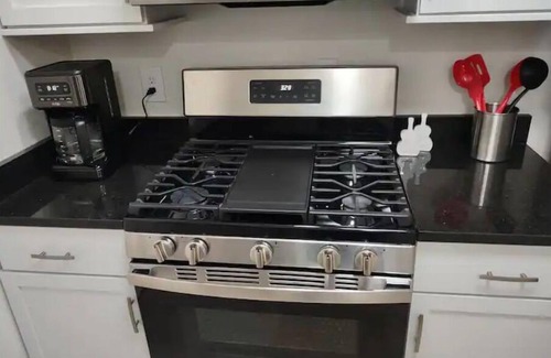 Tulsa House | Lovely 3 bedroom home near HardRock Casino Resort.