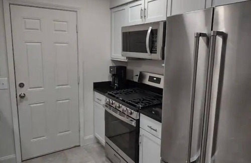 Tulsa House | Lovely 3 bedroom home near HardRock Casino Resort.