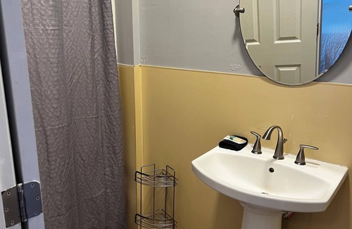 Wadley House | Lovely 3-bedroom house on Main Street Wadley