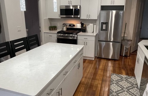 Ipswich Apartment | Lovely 3-Bedroom in Historic Downtown Ipswich