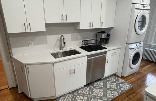 Ipswich Apartment | Lovely 3-Bedroom in Historic Downtown Ipswich