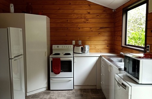 Karapiro Other | Lovely 3 Bedroom Quiet Home with Farm Views - 10 mins to Cambridge and Hobbiton