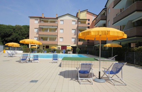 Rosapineta Apartment | Lovely 3 room flat in Rosolina with shared pool