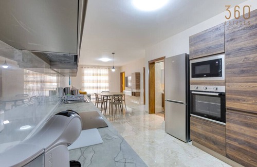 Il-Balluta Apartment | Lovely 3BR with private terrace in Sliema
