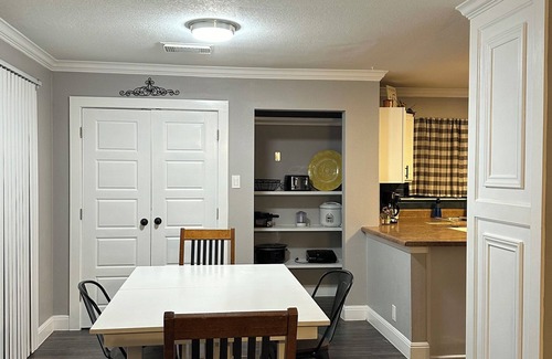 Heritage House | Lovely 4-bedroom Beauty Near Sea World