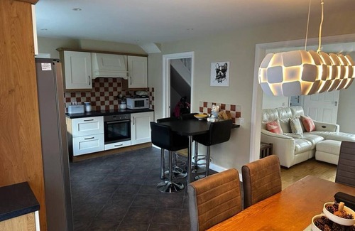 Carndonagh House | Lovely 4 bedroom family homenn