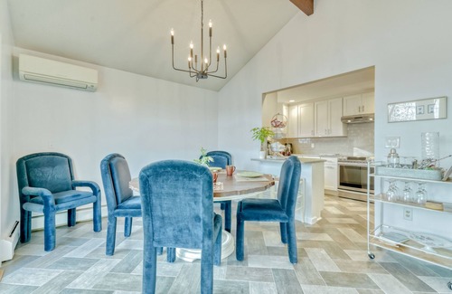 East Irondequoit House | Lovely 4 bedroom house, wooded lot with Bay views. Quiet, conveniently located.