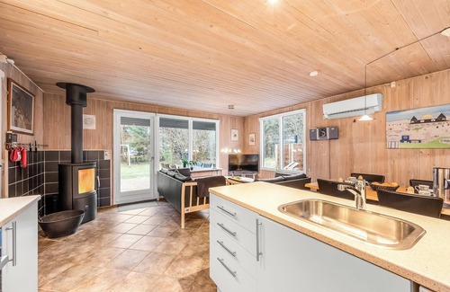 Lodbjerg Hede Cottage | Lovely 6-person cottage with outdoor sauna - 1007