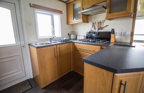 Ingoldmells House | Lovely 7 berth caravan with free WiFi in Skegness ref 67009L