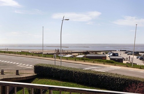 Saint-Brevin-l'Ocean Apartment | Lovely apartment for 3 guests with WIFI, TV, balcony, pets allowed and parking