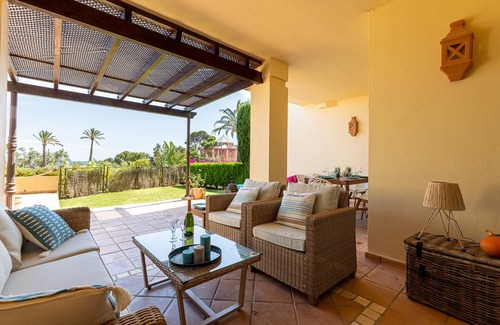 Altea la Vella Apartment | Lovely and comfortable apartment in Altea, on the Costa Blanca, Spain with communal pool for 4 persons