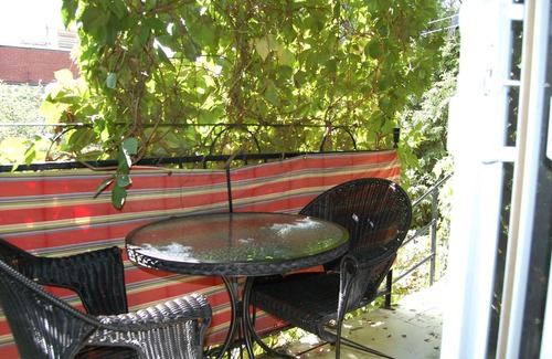 Viauville Apartment | Lovely and quiet location near the Botanical Garden, 15 min downtown.