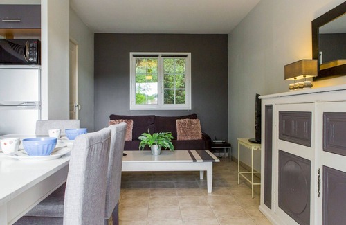 La Bastide-Clairence Apartment | Lovely apartment for 6 guests with WIFI, pool, TV, terrace, pets allowed and parking