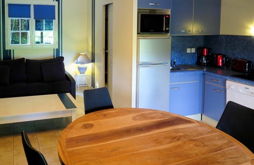 La Bastide-Clairence Apartment | Lovely apartment for 6 guests with WIFI, pool, TV, terrace, pets allowed and parking