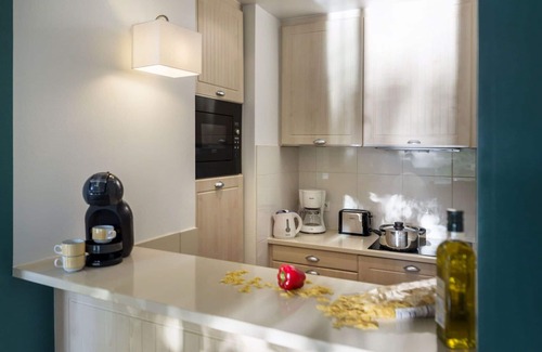 Neuville-sur-Ailette House | Lovely apartment in villa for 4 people with hot tub, WIFI, pool, TV, terrace and parking