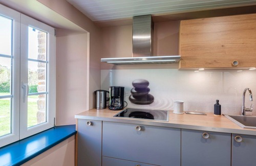Creances Villa | Lovely apartment in villa for 4 guests with WIFI, TV, terrace, pets allowed and parking