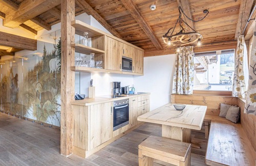 Reith bei Kitzbuehel Apartment | Lovely apartment for 4 guests with hot tub, WIFI, TV, balcony and parking