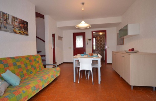 Lignano Pineta House | Lovely apartment in villa for 8 people with A/C, WIFI, pool, TV, patio and pets allowed