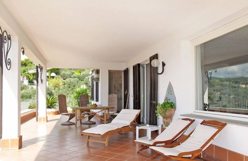 Monade Santa Lucia Villa | Lovely apartment in villa with WIFI, pool, TV, patio, pets allowed, panoramic view and parking
