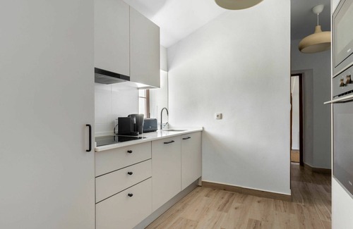 Sao Martinho Villa | Lovely apartment in villa for 7 people with A/C, pool, WIFI, TV, terrace and parking