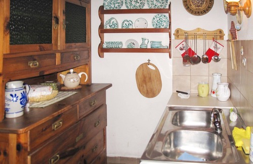 Treffen Villa | Lovely apartment in villa for 4 guests with WIFI, TV, patio, pets allowed and parking