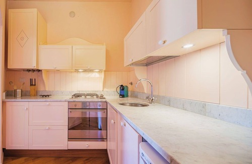 Santo Stefano del Ponte Villa | Lovely apartment in villa for 4 people with WIFI, TV and pets allowed