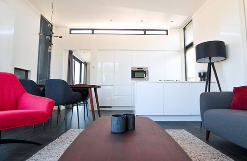 Nieuwvliet House | Lovely apartment in villa for 4 people with WIFI, TV, terrace and parking