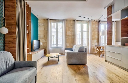 Saint-Michel Apartment | Lovely apartment central Bordeaux