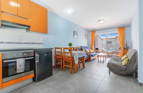 Bahia Calma Apartment | Lovely Apartment Close to the Beach with Terrace, Garden & Wi-Fi