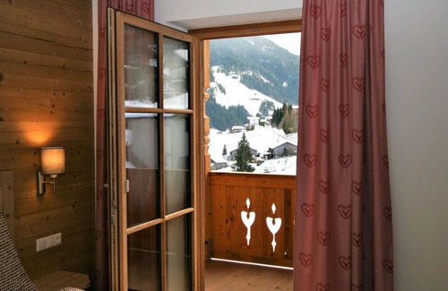 Wildschoenau Apartment | Lovely apartment for 5 guests with WIFI, TV and terrace