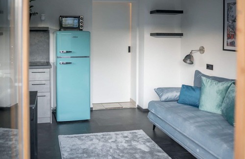 Thumersbach Apartment | Lovely apartment for 3 people with WIFI, TV, terrace, pets allowed and parking