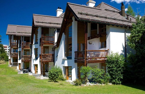 Lenzerheide Apartment | Lovely apartment for 2 people with pool, TV, balcony and pets allowed