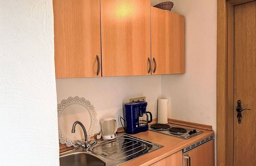 Quiddelbach Apartment | Lovely apartment for 9 guests with WIFI, TV, patio and parking