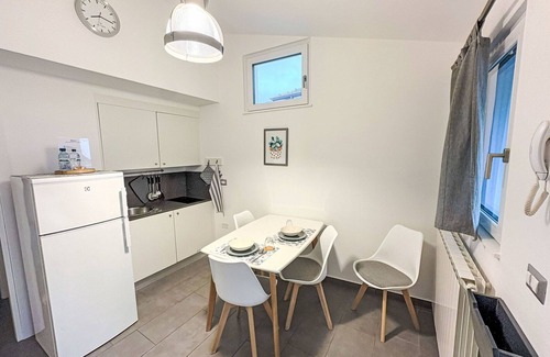 Lavena Ponte Tresa Apartment | Lovely apartment for 3 people with TV, balcony, pets allowed and parking