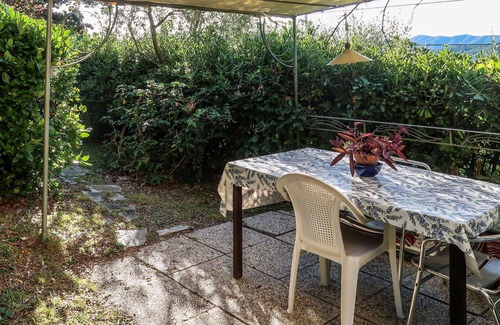 Vendone Apartment | Lovely apartment for 4 guests with WIFI, pool, A/C, patio, pets allowed, panoramic view and park.