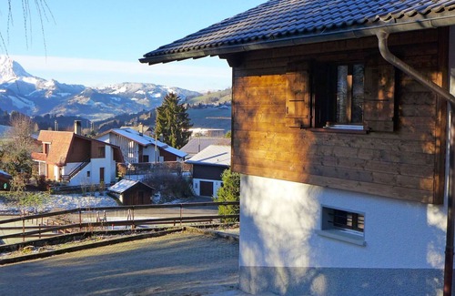 Charmey Apartment | Lovely apartment for 10 people with WIFI, TV, balcony, pets allowed, panoramic view and parking