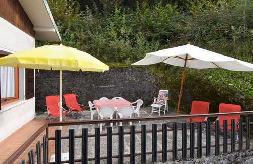 Vesta Apartment | Lovely apartment for 14 people with TV, terrace, pets allowed and parking