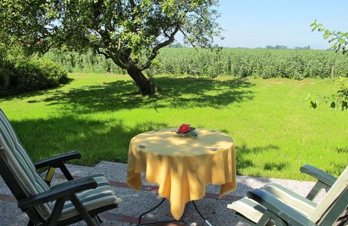 Wangerland Apartment | Lovely apartment for 2 guests with WIFI, TV, patio and parking