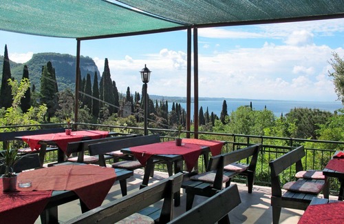 Corno Apartment | Lovely apartment for 3 guests with pool, WIFI, A/C, TV and patio