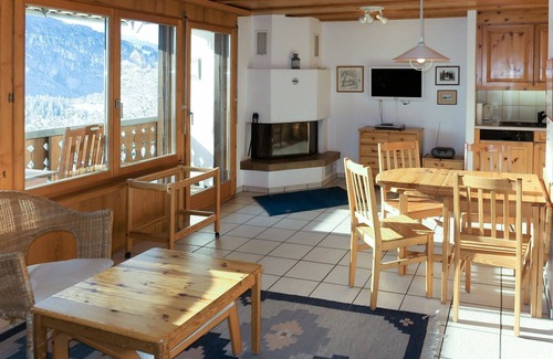 Laax Apartment | Lovely apartment for 3 guests with WIFI, TV, balcony and panoramic view
