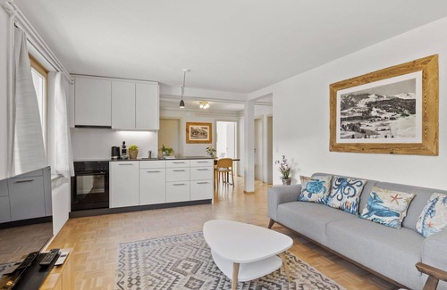 Parpan Apartment | Lovely apartment for 4 guests with WIFI, TV and balcony