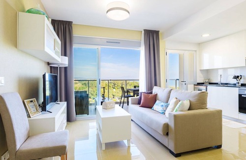 Cabanes Apartment | Lovely apartment for 4 people with WIFI, pool, A/C, TV and terrace
