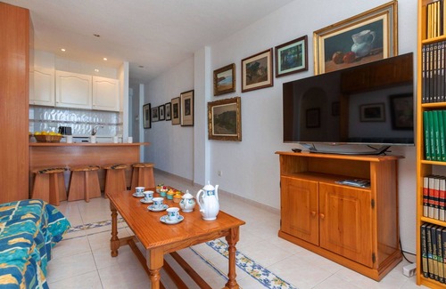 Vinaros Apartment | Lovely apartment for 4 people with WIFI, pool, TV and terrace