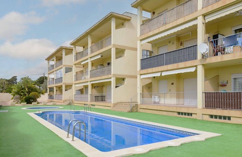 Vinaros Apartment | Lovely apartment for 4 guests with pool, A/C, WIFI, TV, terrace and pets allowed
