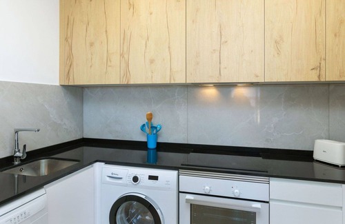 Vinaros Apartment | Lovely apartment for 4 people with WIFI, A/C, pool, TV and terrace
